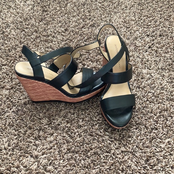 Shoes - Picture 5 of 5